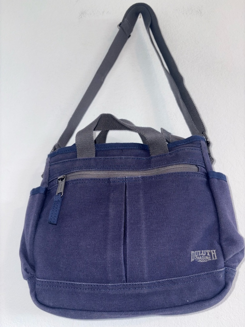 Duluth Trading Co Heritage Canvas Travel Sling Bag Navy - Picture 4 of 12